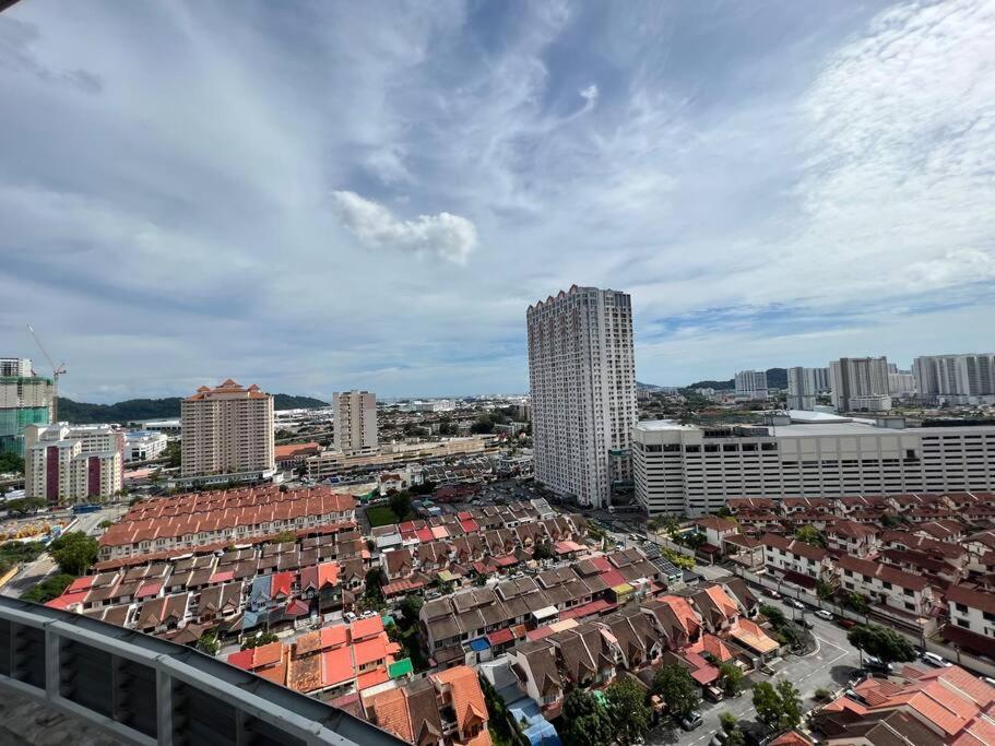 New 6Pax Soho Near Usm & Spice Arena & Airport Apartment Bayan Lepas Bagian luar foto
